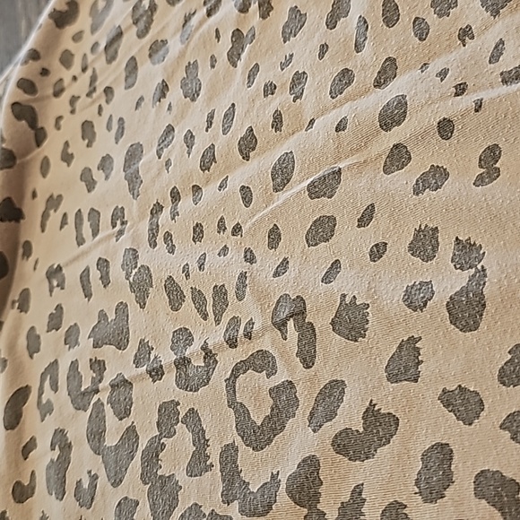 💥3/$15💥Zoe & Liv XS women's leopard print tank - Picture 2 of 2